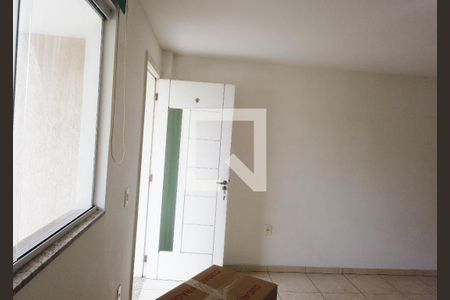 Sala de casa de condomínio para alugar com 4 quartos, 140m² em Jacarepaguá, Rio de Janeiro