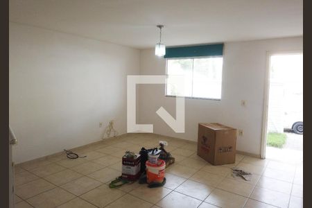 Sala de casa de condomínio para alugar com 4 quartos, 140m² em Jacarepaguá, Rio de Janeiro