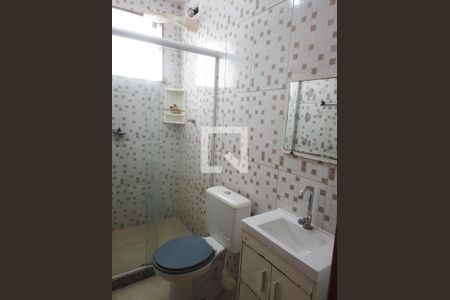 Casa de condomínio para alugar com 140m², 4 quartos e 1 vaga Casa de condomínio para alugar com 140m², 4 quartos e 1 vagaBanheiro da Suíte 1