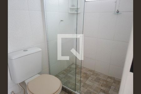 Casa de condomínio para alugar com 140m², 4 quartos e 1 vaga Casa de condomínio para alugar com 140m², 4 quartos e 1 vagaBanheiro da Suíte 2