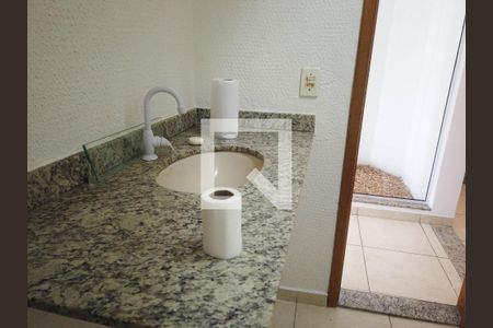 Lavabo de casa de condomínio para alugar com 4 quartos, 140m² em Jacarepaguá, Rio de Janeiro