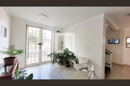 Apartamento à venda com 76m², 2 quartos e 1 vaga Apartamento à venda com 76m², 2 quartos e 1 vagaHall social