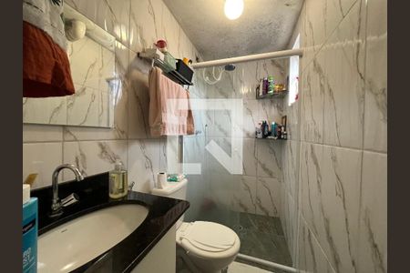 Casa à venda com 120m², 2 quartos e 1 vaga Casa à venda com 120m², 2 quartos e 1 vagaBanheiro da Suíte 2