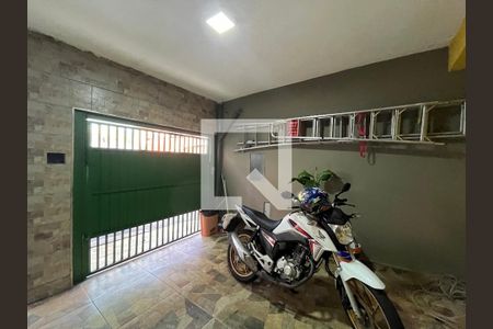 Casa à venda com 120m², 2 quartos e 1 vaga Casa à venda com 120m², 2 quartos e 1 vagaGaragem