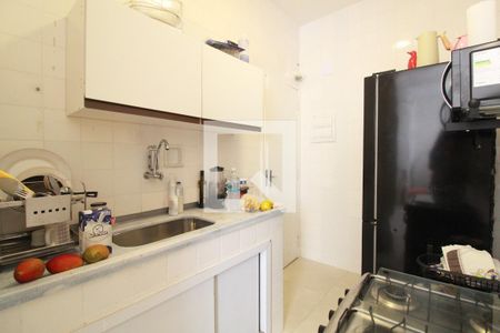 Cozinha de apartamento para alugar com 3 quartos, 82m² em Copacabana, Rio de Janeiro
