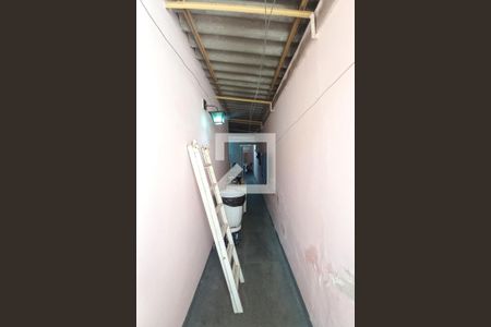 Casa à venda com 140m², 4 quartos e 2 vagas Casa à venda com 140m², 4 quartos e 2 vagasCorredor Lateral