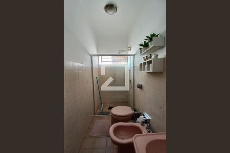 Casa à venda com 140m², 4 quartos e 2 vagas Casa à venda com 140m², 4 quartos e 2 vagasBanheiro