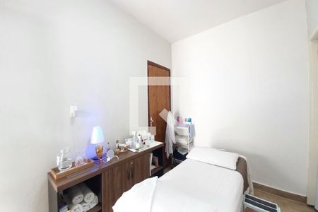 Casa à venda com 140m², 4 quartos e 2 vagas Casa à venda com 140m², 4 quartos e 2 vagasSala