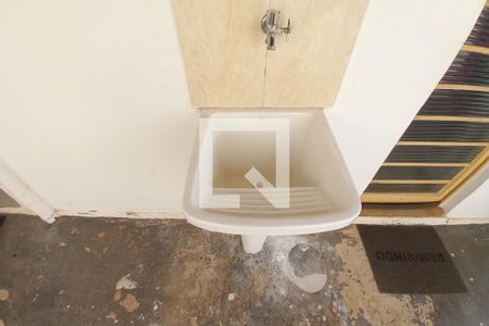 Casa à venda com 140m², 4 quartos e 2 vagas Casa à venda com 140m², 4 quartos e 2 vagasDetalhe da Área de Serviço