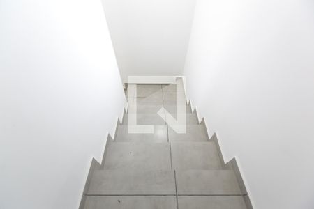 Apartamento para alugar com 65m², 2 quartos e sem vaga Apartamento para alugar com 65m², 2 quartos e sem vagaEscada - Entrada