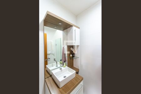 Casa de condomínio à venda com 123m², 2 quartos e 2 vagasBanheiro da Suíte