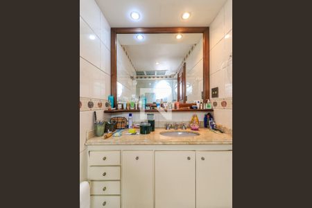 Apartamento à venda com 170m², 4 quartos e 2 vagasBanheiro da Suíte