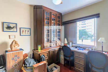 Apartamento à venda com 170m², 4 quartos e 2 vagasQuarto 2