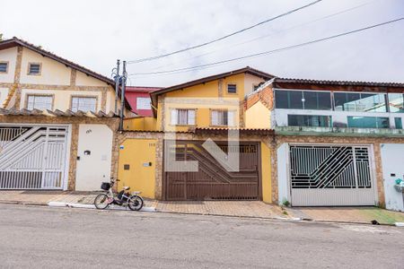 Casa à venda com 76m², 3 quartos e 2 vagas Casa à venda com 76m², 3 quartos e 2 vagasFachada