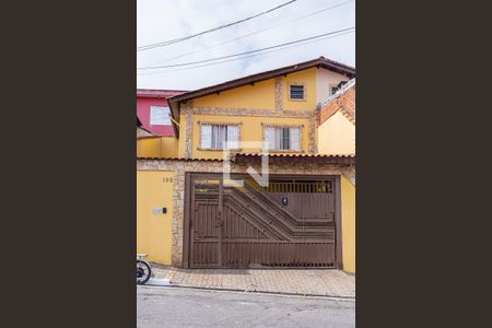 Casa à venda com 76m², 3 quartos e 2 vagas Casa à venda com 76m², 3 quartos e 2 vagasFachada