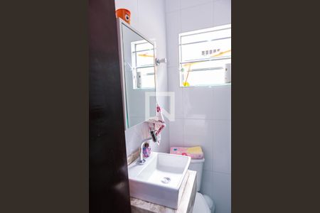 Casa à venda com 76m², 3 quartos e 2 vagas Casa à venda com 76m², 3 quartos e 2 vagasBanheiro