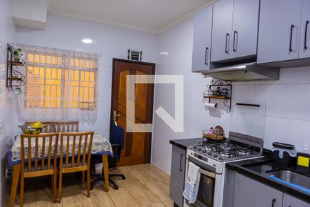 Casa à venda com 76m², 3 quartos e 2 vagas Casa à venda com 76m², 3 quartos e 2 vagasCozinha