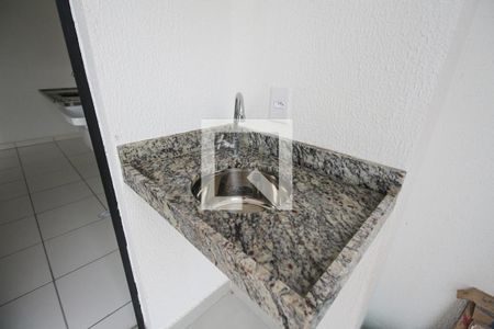 Cozinha e Área de Serviço de apartamento para alugar com 2 quartos, 45m² em Vila Esperança, São Paulo
