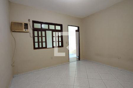 Casa de condomínio à venda com 250m², 4 quartos e 2 vagasQuarto 4 - Suíte