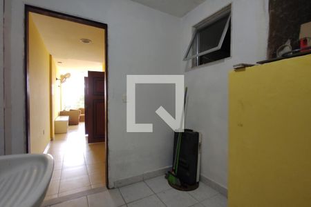 Casa de condomínio à venda com 250m², 4 quartos e 2 vagasLavanderia