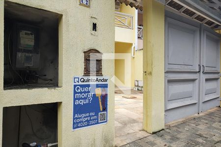 Casa de condomínio à venda com 250m², 4 quartos e 2 vagasFachada