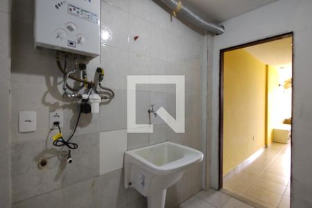 Casa de condomínio à venda com 250m², 4 quartos e 2 vagasLavanderia