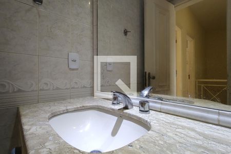 Casa de condomínio à venda com 250m², 4 quartos e 2 vagasBanheiro Social