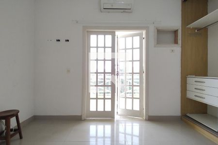 Casa de condomínio à venda com 250m², 4 quartos e 2 vagasQuarto 2 - Suíte