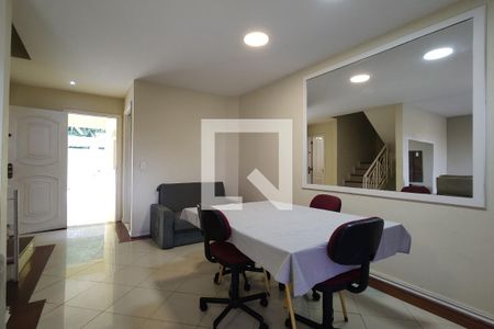 Sala de casa de condomínio à venda com 4 quartos, 250m² em Anil, Rio de Janeiro