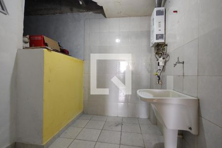 Casa de condomínio à venda com 250m², 4 quartos e 2 vagasLavanderia