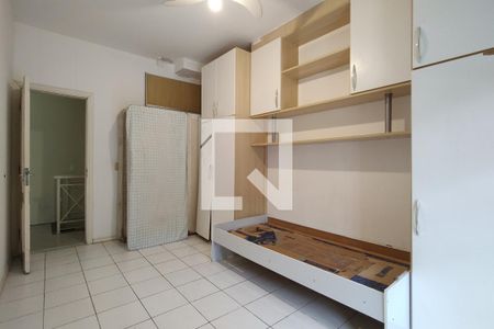 Casa de condomínio à venda com 250m², 4 quartos e 2 vagasQuarto 1 - Armários