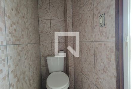 Casa de condomínio à venda com 250m², 4 quartos e 2 vagasPiscina - Banheiro