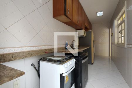 Casa de condomínio à venda com 250m², 4 quartos e 2 vagasCozinha - Armários
