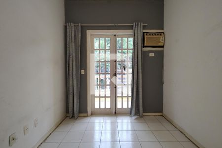 Casa de condomínio à venda com 250m², 4 quartos e 2 vagasQuarto 3