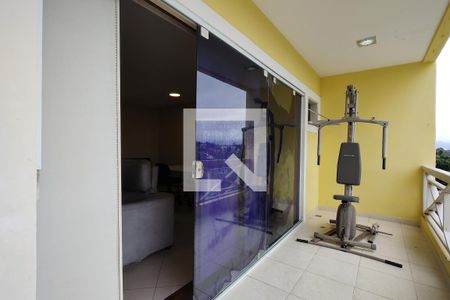 Casa de condomínio à venda com 250m², 4 quartos e 2 vagasVaranda