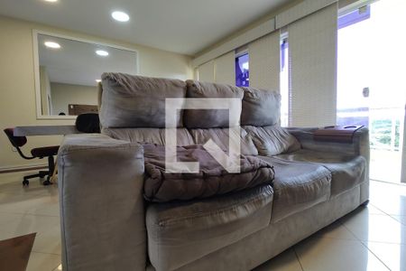 Casa de condomínio à venda com 250m², 4 quartos e 2 vagasSala