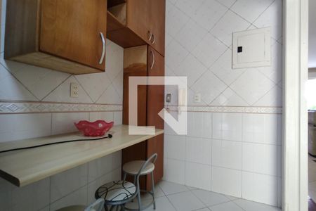 Casa de condomínio à venda com 250m², 4 quartos e 2 vagasCozinha - Armários