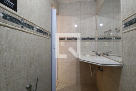 Casa de condomínio à venda com 250m², 4 quartos e 2 vagasBanheiro da Suíte