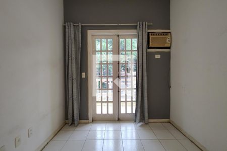 Casa de condomínio à venda com 250m², 4 quartos e 2 vagasQuarto 3