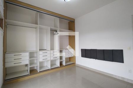 Casa de condomínio à venda com 250m², 4 quartos e 2 vagasQuarto 2 - Suíte