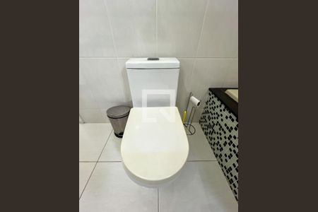 Casa à venda com 270m², 2 quartos e 3 vagasBanheiro da Suíte 2