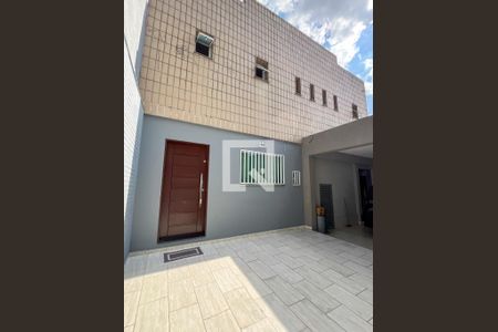 Casa à venda com 270m², 2 quartos e 3 vagasGaragem