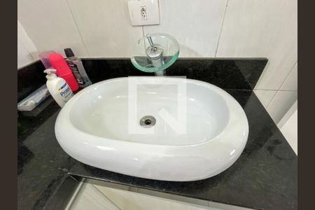 Casa à venda com 270m², 2 quartos e 3 vagasBanheiro da Suíte 2