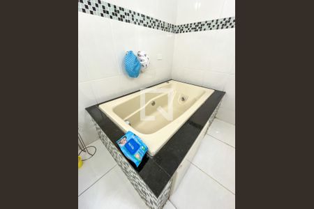 Casa à venda com 270m², 2 quartos e 3 vagasBanheiro da Suíte 2