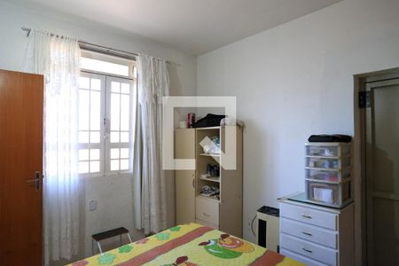 Casa à venda com 409m², 4 quartos e 4 vagas Casa à venda com 409m², 4 quartos e 4 vagasQuarto 3