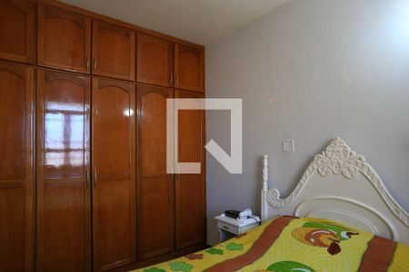Casa à venda com 409m², 4 quartos e 4 vagas Casa à venda com 409m², 4 quartos e 4 vagasQuarto 3