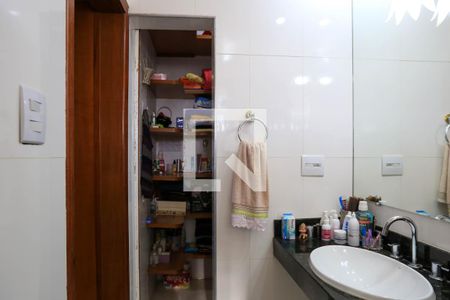 Casa à venda com 409m², 4 quartos e 4 vagas Casa à venda com 409m², 4 quartos e 4 vagasSuíte