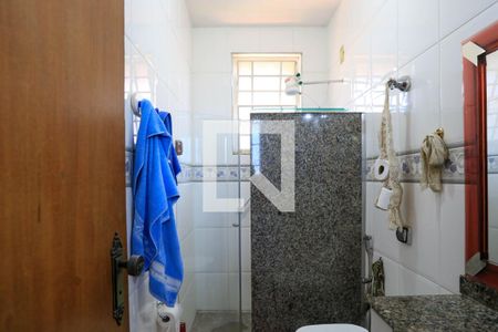 Casa à venda com 409m², 4 quartos e 4 vagas Casa à venda com 409m², 4 quartos e 4 vagasBanheiro 2