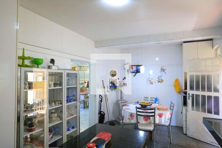 Casa à venda com 409m², 4 quartos e 4 vagas Casa à venda com 409m², 4 quartos e 4 vagasCozinha