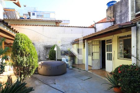 Casa à venda com 409m², 4 quartos e 4 vagas Casa à venda com 409m², 4 quartos e 4 vagasÁrea Externa